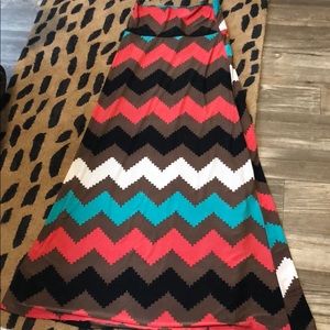 Chevron print striped maxi skirt size S    NWOT
